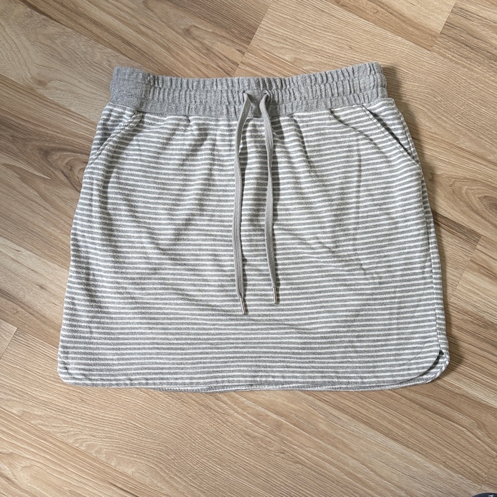 Maurices Gray and White Striped Mini Skirt
